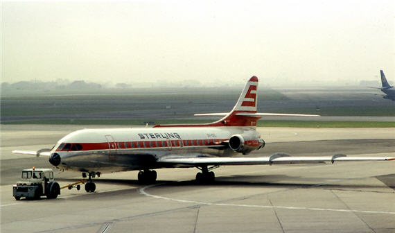 Det smukke fly bliver taxiet i Københavns Lufthavn Kastrup i juli 1971